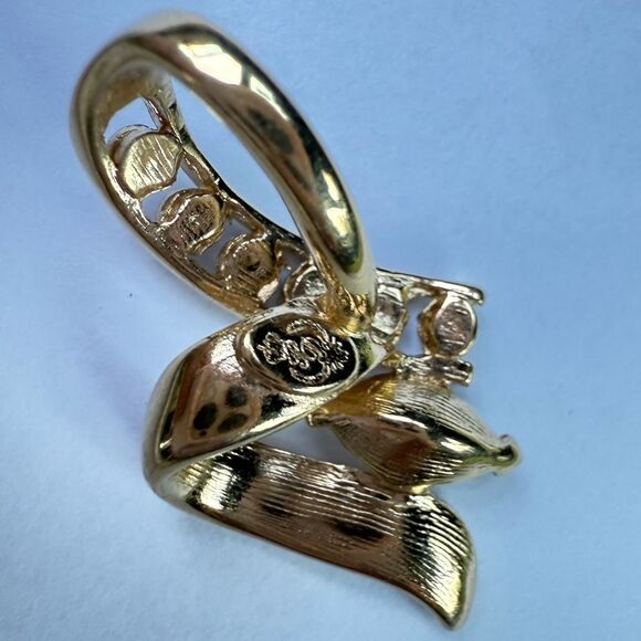 WOMEN’S GOLD-TONE PENDANT NECKLACE – CRYSTAL ACCENTS & MARQUISE STONE - Picture 8 of 17